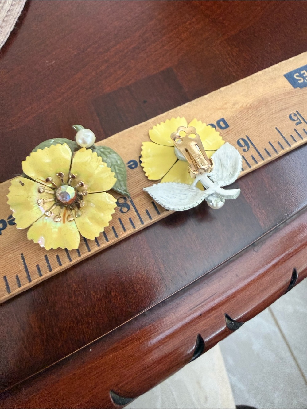 Vintage Coro ClipOn earrings - Picture 2 of 3